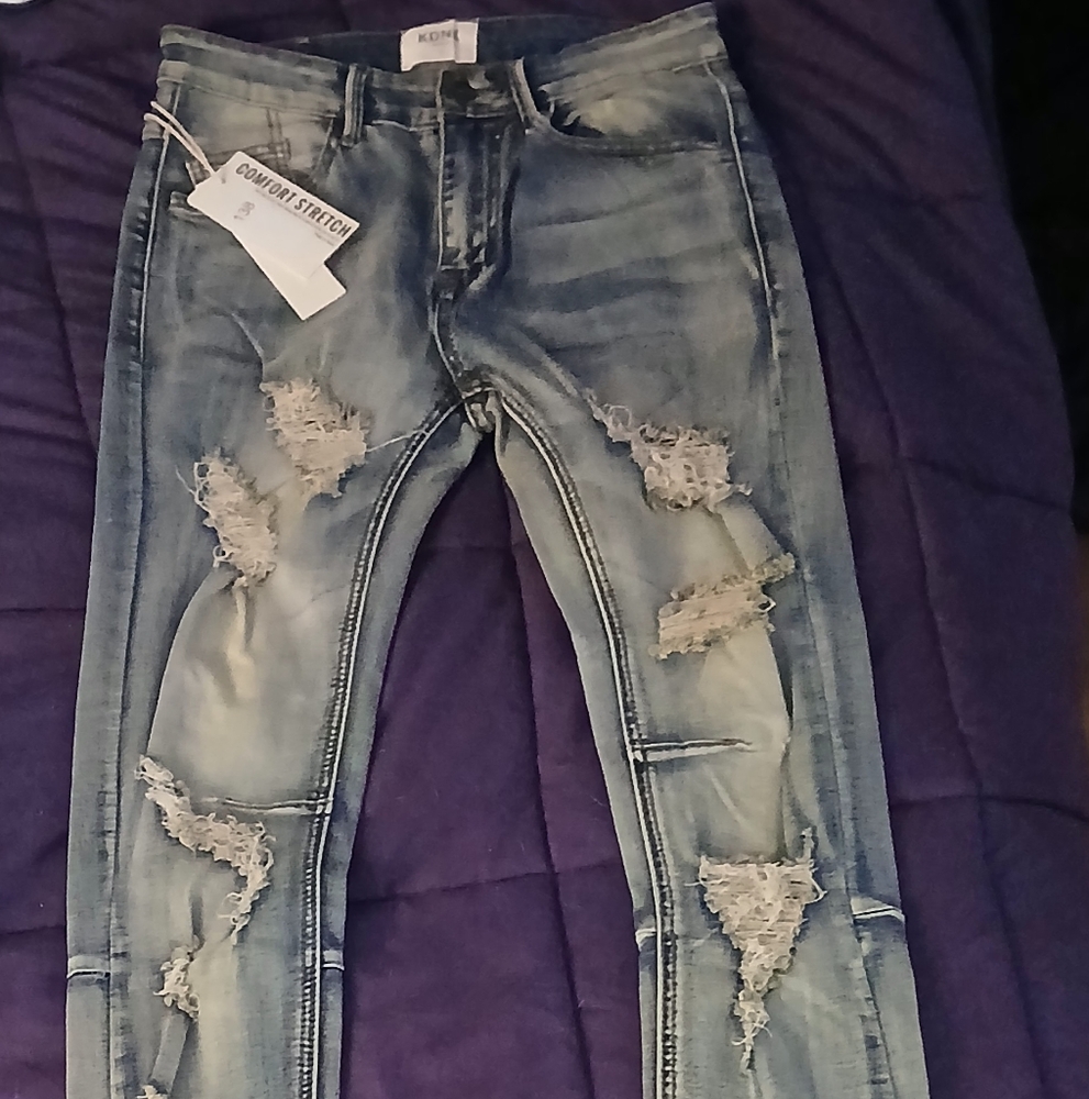 BNWT  KDNK size 28 jeans